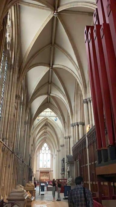 Betty'S Minster View - 6 Twins Or 3 Superkings -Central With Free Parking York Exteriör bild